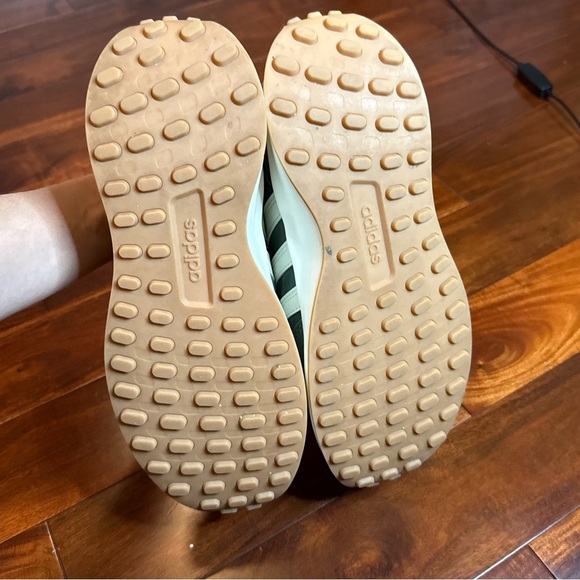 Adidas Green and Cream Classic Sneakers with Suede Finish - Picture 8 of 16